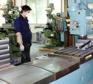 認真上班的同事！